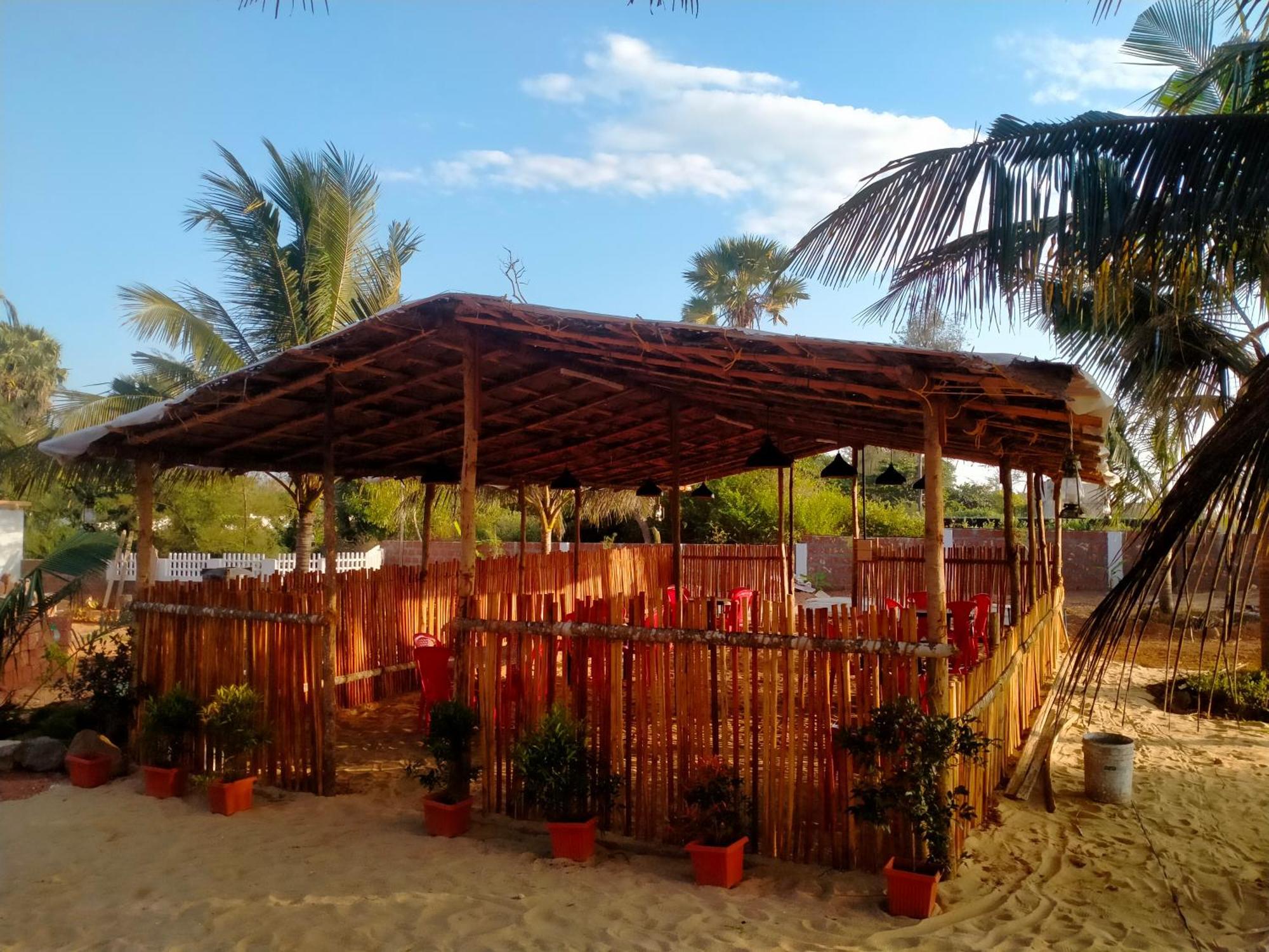 The Ocean View Ullāl Exterior foto